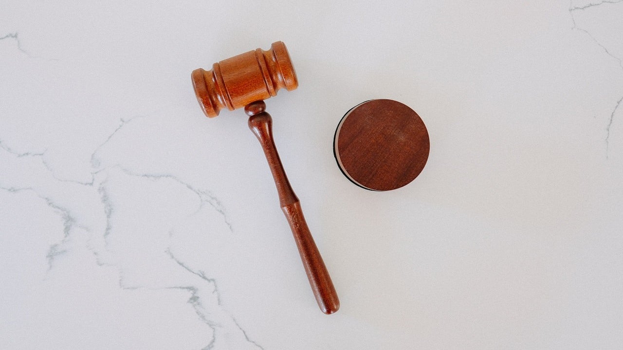 New York Times pozywa Microsoft i OpenAI; ChatGPT oraz Bing bezprawnie korzystały z materiałów wydawcy, źródło grafiki: Unsplash | Tingey Injury Law Firm..