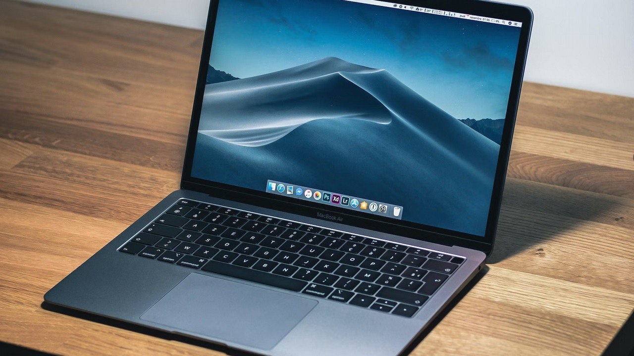 Jak zresetować MacBooka?, źródło grafiki: Howard Bouchevereau | Unsplash.