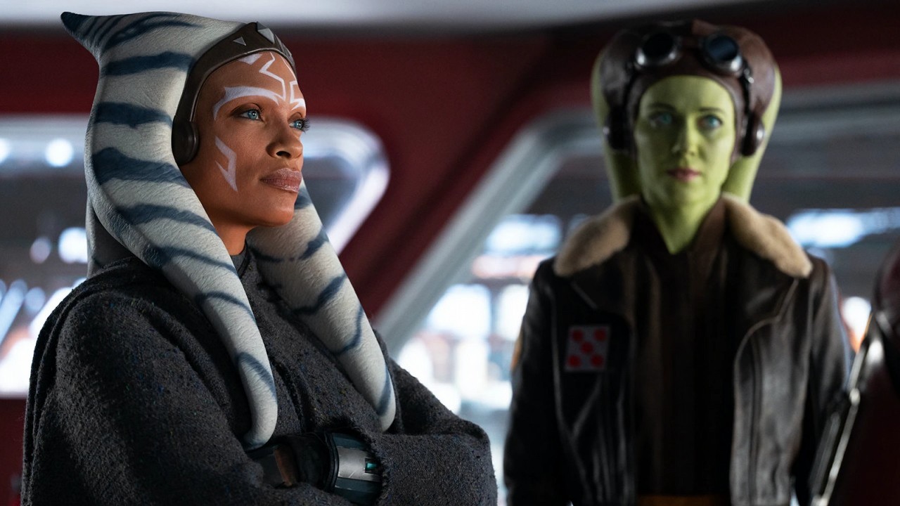 Rosario Dawson komentuje, co z 2. sezonem Ahsoki, źródło grafiki: Ahsoka; Dave Filoni; Disney+; 2023.