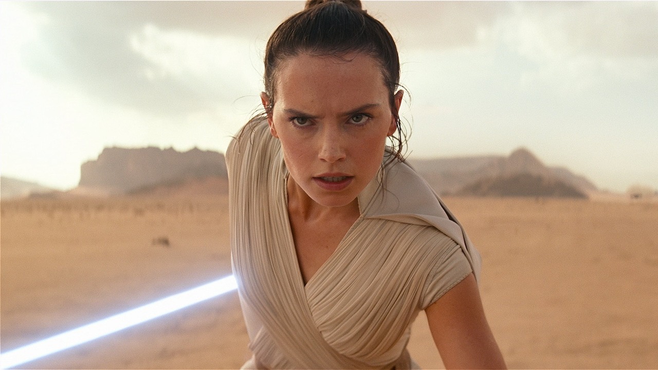 „Myślałam, że jestem najgorszym, co przydarzyło się Gwiezdnym wojnom”. Daisy Ridley o trudnych początkach w Star Wars, źródło grafiki: Gwiezdne wojny: Skywalker. Odrodzenie, J.J. Abrams, Disney, 2019..