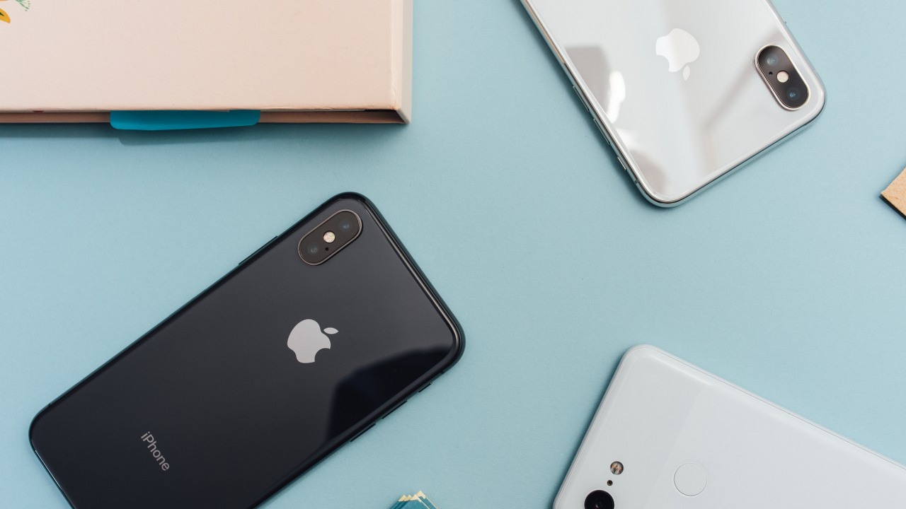 19-latek zhakował iPhone'a, został zatrudniony przez Apple, a następnie musiał odejść, ponieważ nie odpowiedział na e-maila, źródło grafiki: Arnel Hasanovic.