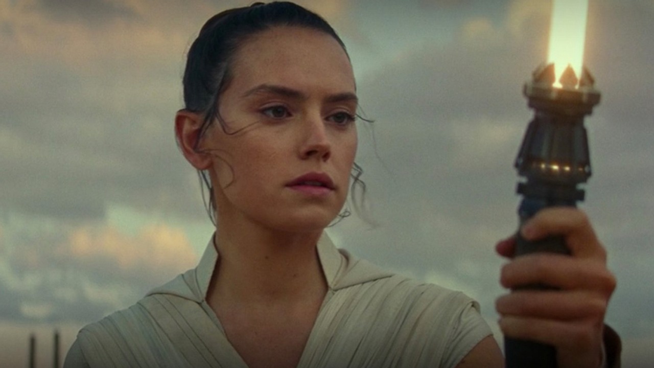Disney blokuje film Star Wars o Rey? Wyjaśniamy zamieszanie wokół projektu z Daisy Ridley, źródło grafiki: Gwiezdne Wojny: Skywalker. Odrodzenie, J.J. Abrams, Lucasfilm, 2019.