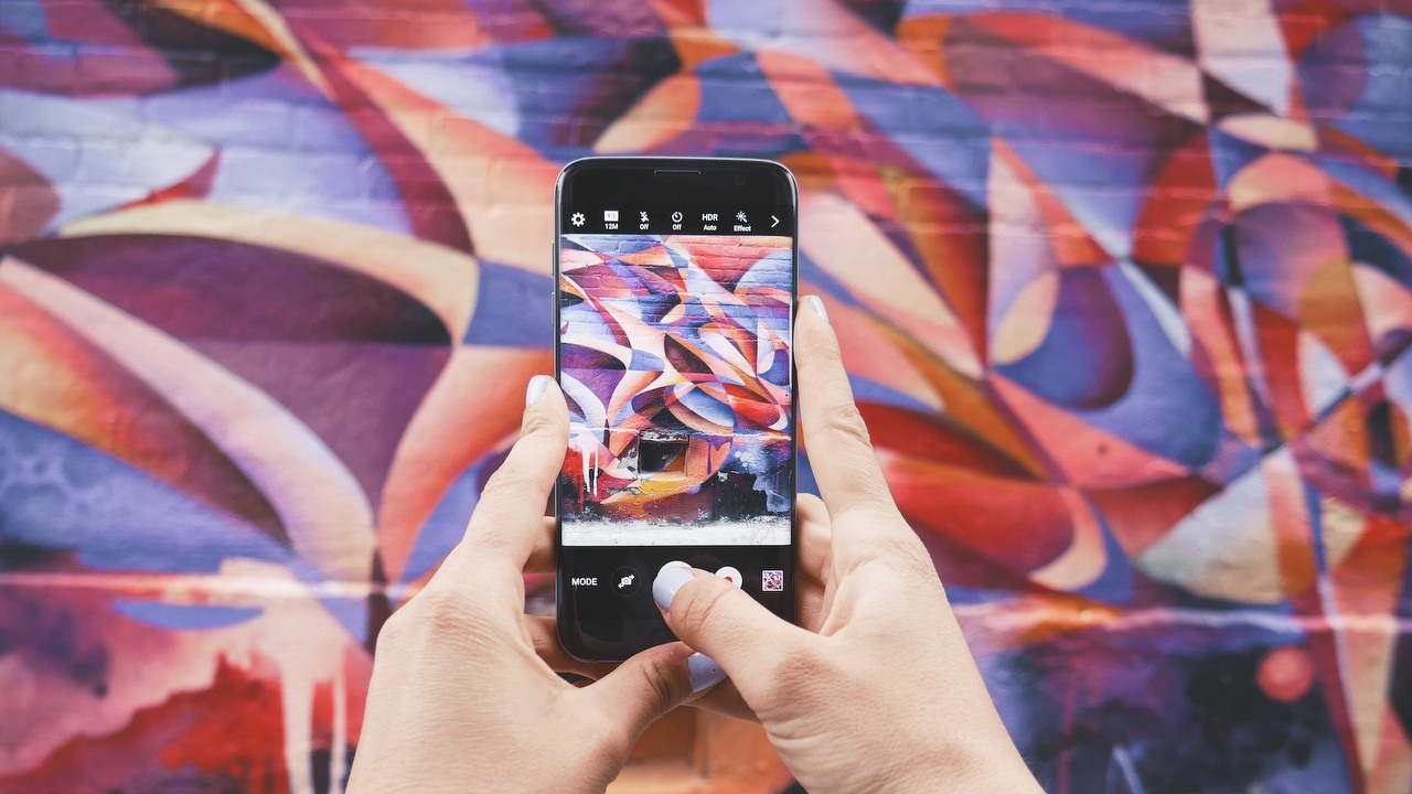 Zdjęcia w social mediach będą piękniejsze. Dzięki Samsungowi Android nie będzie gorszy od iOS, źródło grafiki: unsplash | Patrick Tomasso.