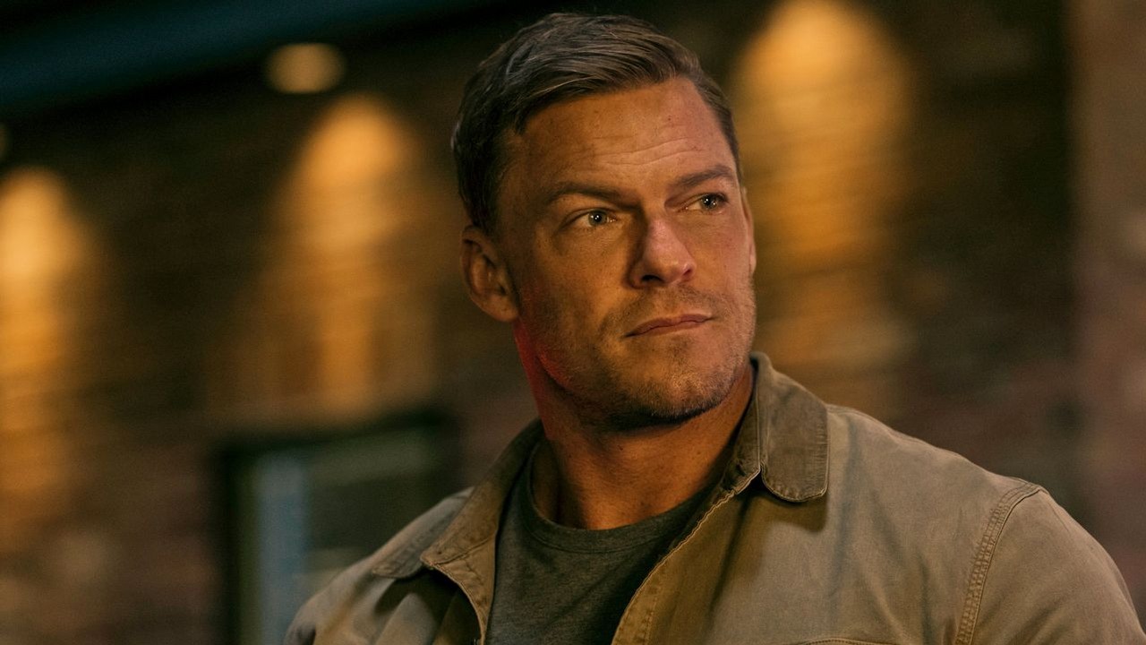 W finale 2. sezonu Reachera pojawiły się wskazówki, jaką książkę zaadaptują w 3. serii, źródło grafiki: Reacher, Nick Santora, Amazon, 2023.