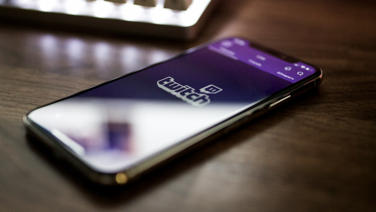 Twitch przeżywa kryzys tożsamości. Pracownicy skarżą się na brak zrozumienia potrzeb użytkownika, źródło grafiki: unsplash | Caspar Camille Rubin.