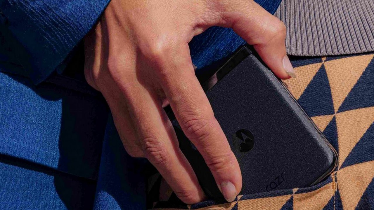 Tak może wyglądać nowa Motorola Razr Plus. Do sieci trafiły grafiki, źródło grafiki: Motorola.