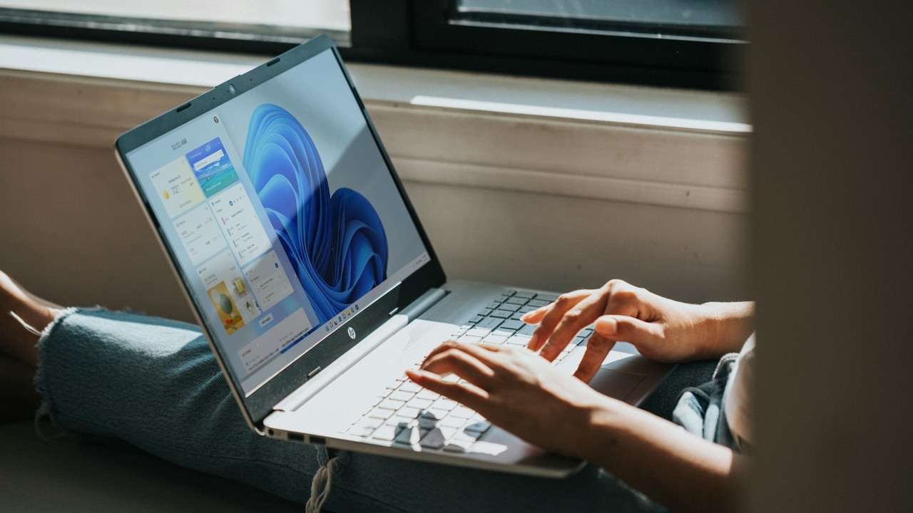 Windows 11 został zmniejszony do 100 MB, ale jest pewien haczyk, źródło grafiki: unsplash | Windows.