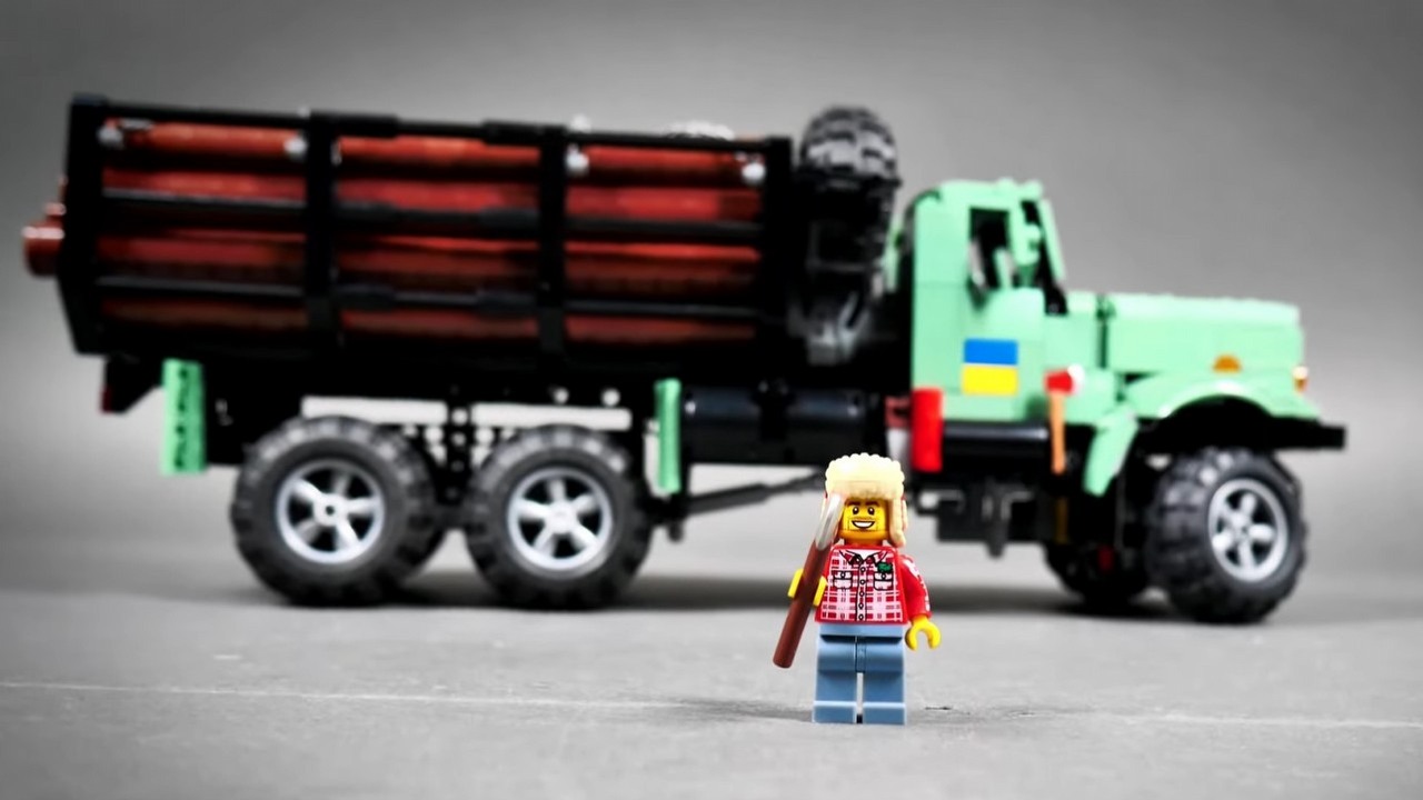 Ten KrAZ-255 z LEGO jest dziełem polskiego konstruktora, pozwoli pobawić się w SnowRunnera także poza domem, źródło grafiki: Sariel's Bricks & Pets.