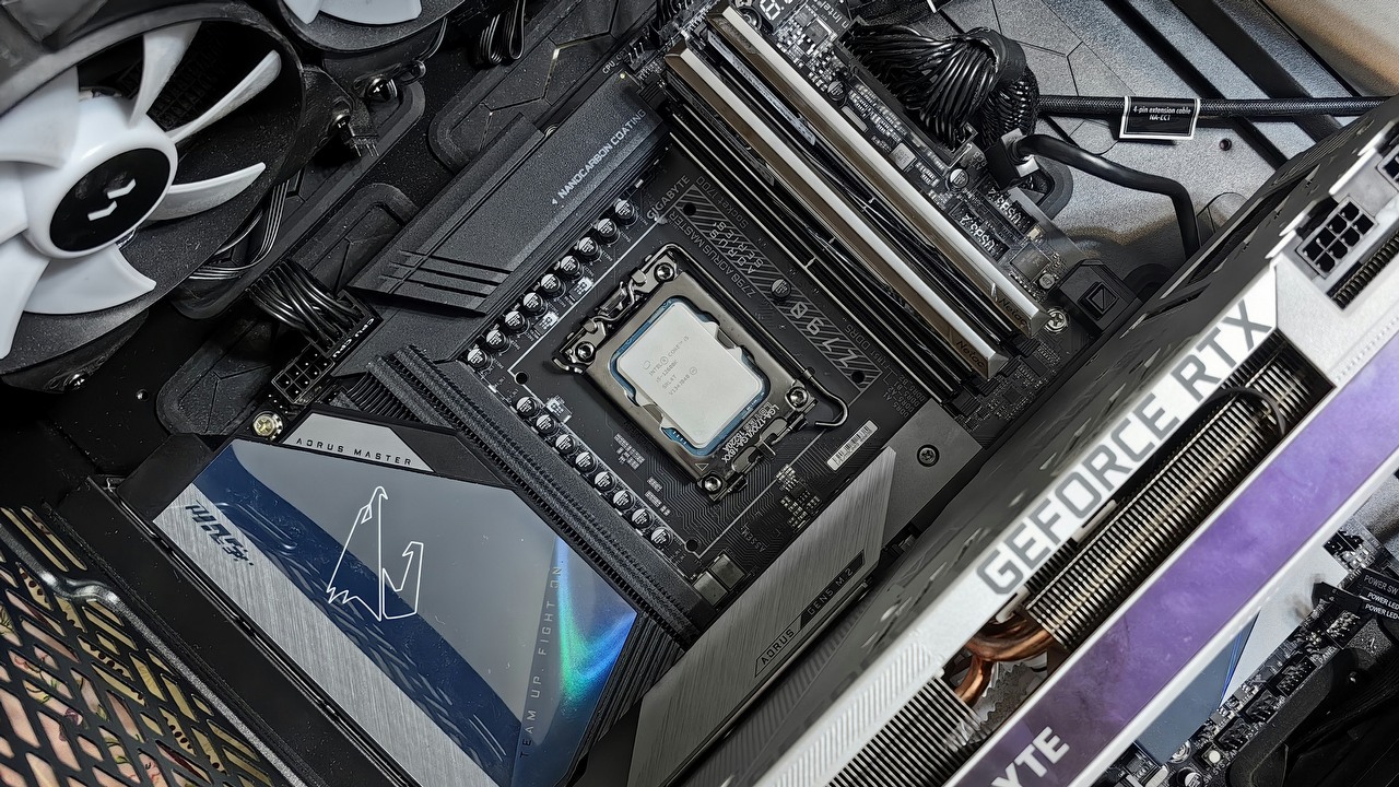 Gracz kupuje wysokiej klasy komputer z uszkodzonym sprzętem za 20 dolarów i nie zdaje sobie sprawy, że jego podzespoły są wciąż dużo warte, źródło grafiki: Andrey Matveev | Unsplash.