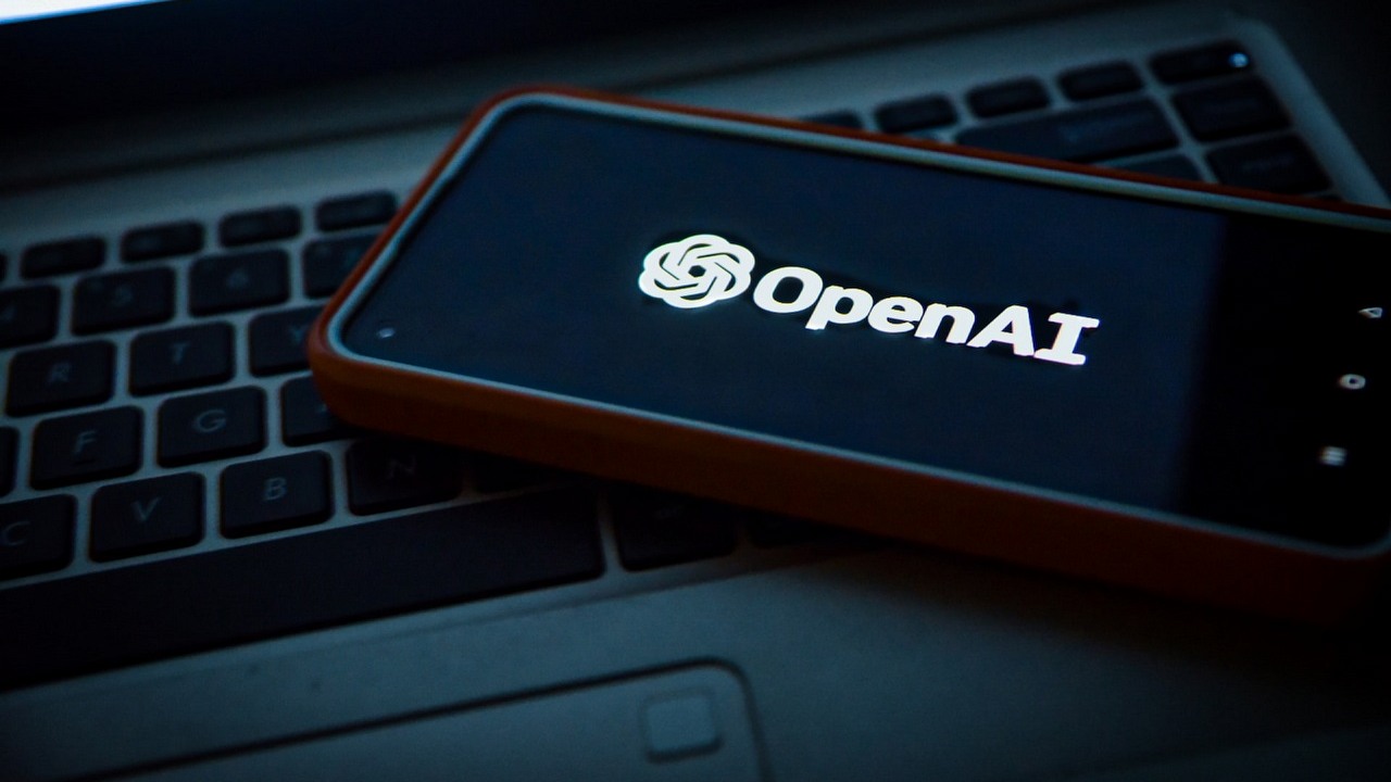 Koniec z lenistwem GPT-4, Open AI wprowadza poprawki do swojego modelu językowego, źródło grafiki: Unsplash | Levart_Photographer.