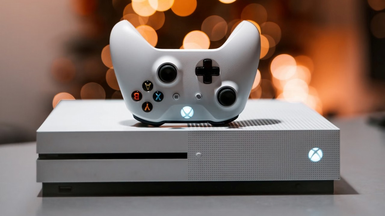 Wyciekły dokumenty Microsoftu. Xbox One miał być Xboxem 720 i stawiać na chmurę, źródło grafiki: Kristine Tanne; Unsplash.com; 2022.