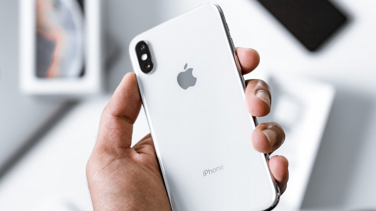 Jak utworzyć Apple ID?, źródło grafiki: Kevin Bhagat | Unsplash.