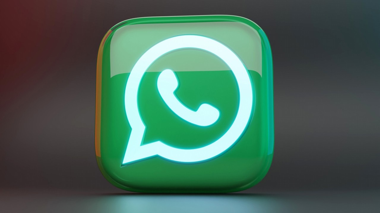 Przywilej dla WhatsApp na Androidzie zniknie; ta funkcja może wymagać dodatkowej opłaty, źródło grafiki: Eyestetix Studio / Unsplash.