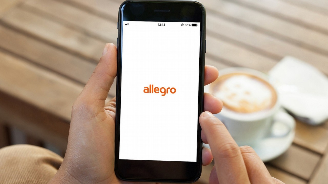 Allegro rozpoczęło testy usługi Allegro Cash, która umożliwia zdobycie cashbacku, źródło grafiki: Allegro..