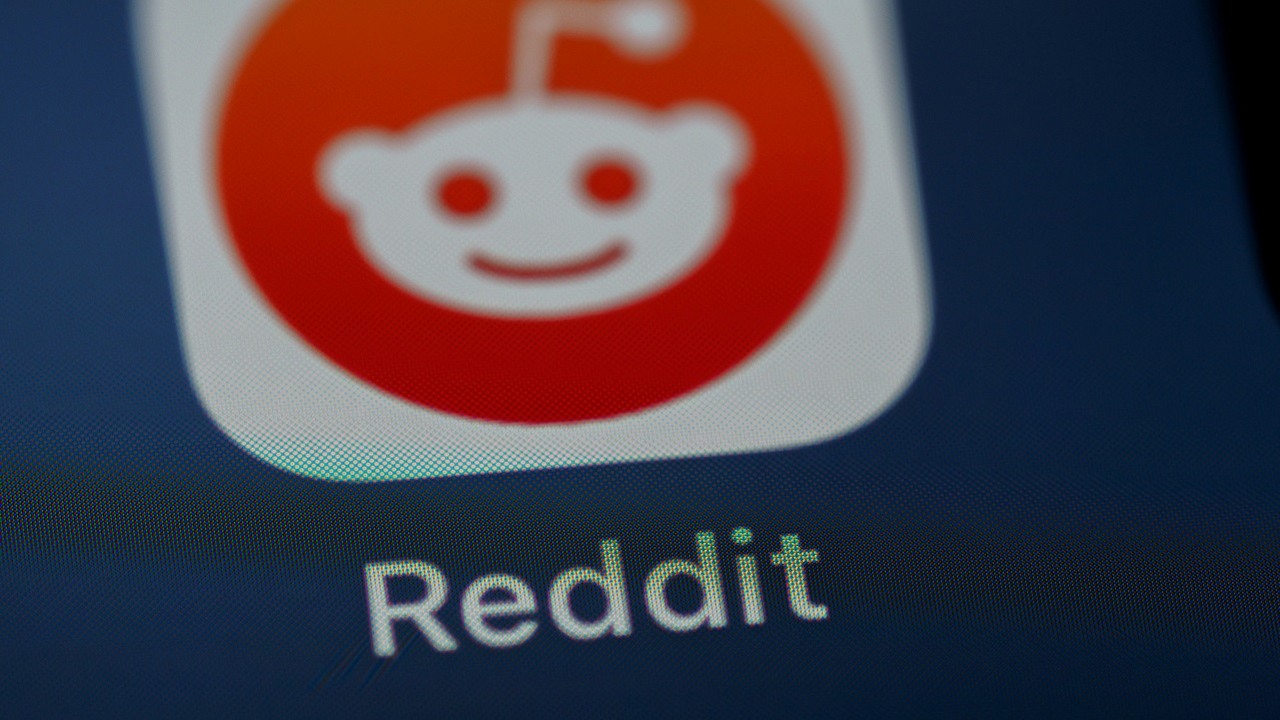 Reddit szykuje się do wejścia na giełdę, źródło grafiki: Unsplash | Brett Jordan..