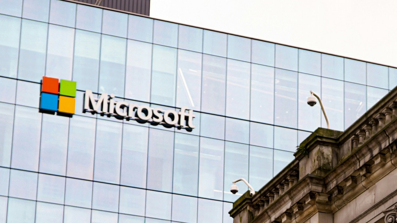 Microsoft może szykować rywala dla DLSS i FSR, poznajcie DirectSR, źródło grafiki: Unsplash | Lumičre Rezaie..