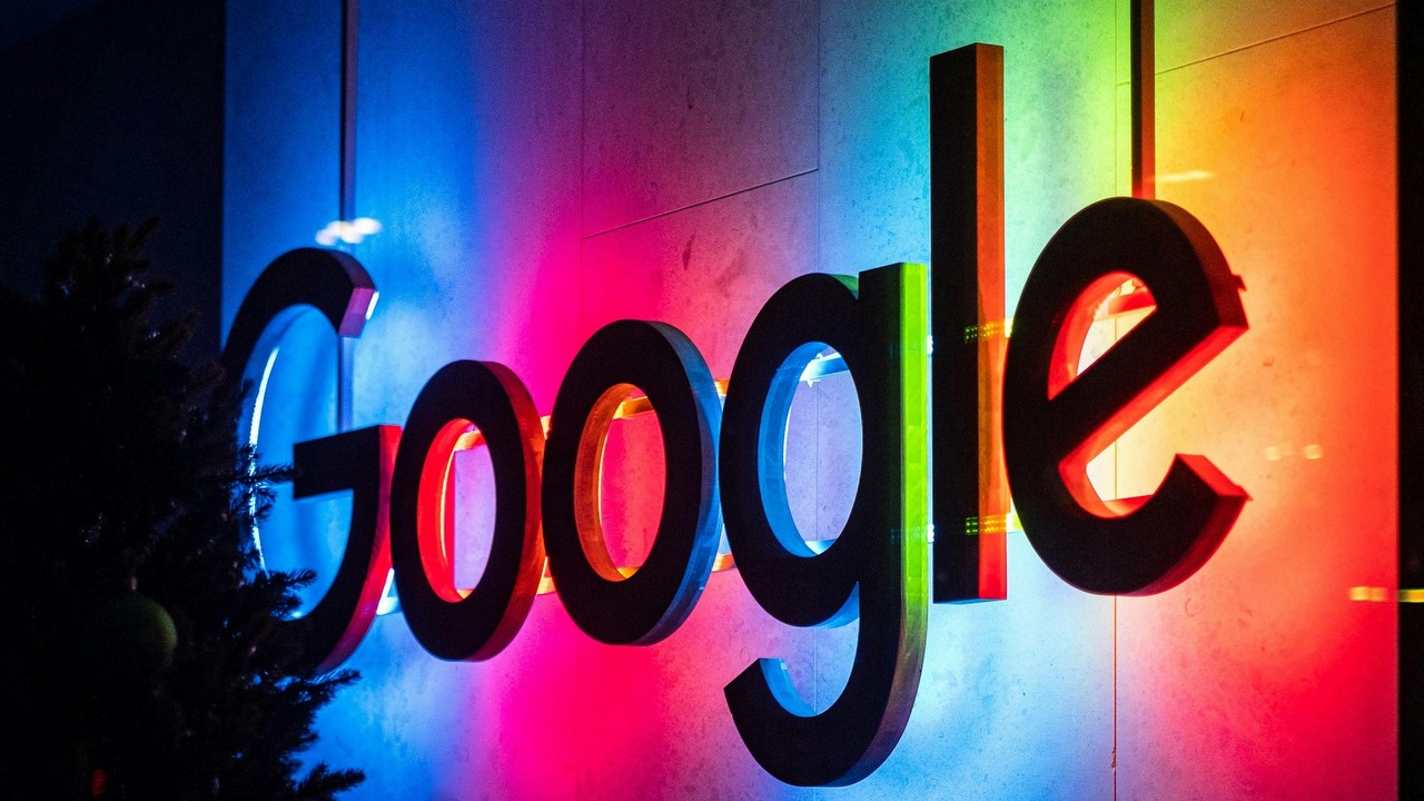 Google zapowiada ekspansję Gemini. AI zawita w samochodach i zegarkach, źródło grafiki: Unsplash | Sascha Bosshard.