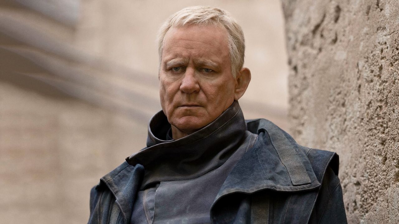 „Star Wars dla dorosłych” powróci z „bardzo dobrym” sezonem. Gwiazdor Andora zdradził przybliżoną datę premiery 2. serii, źródło grafiki: Andor, Tony Gilroy, Disney, 2022.