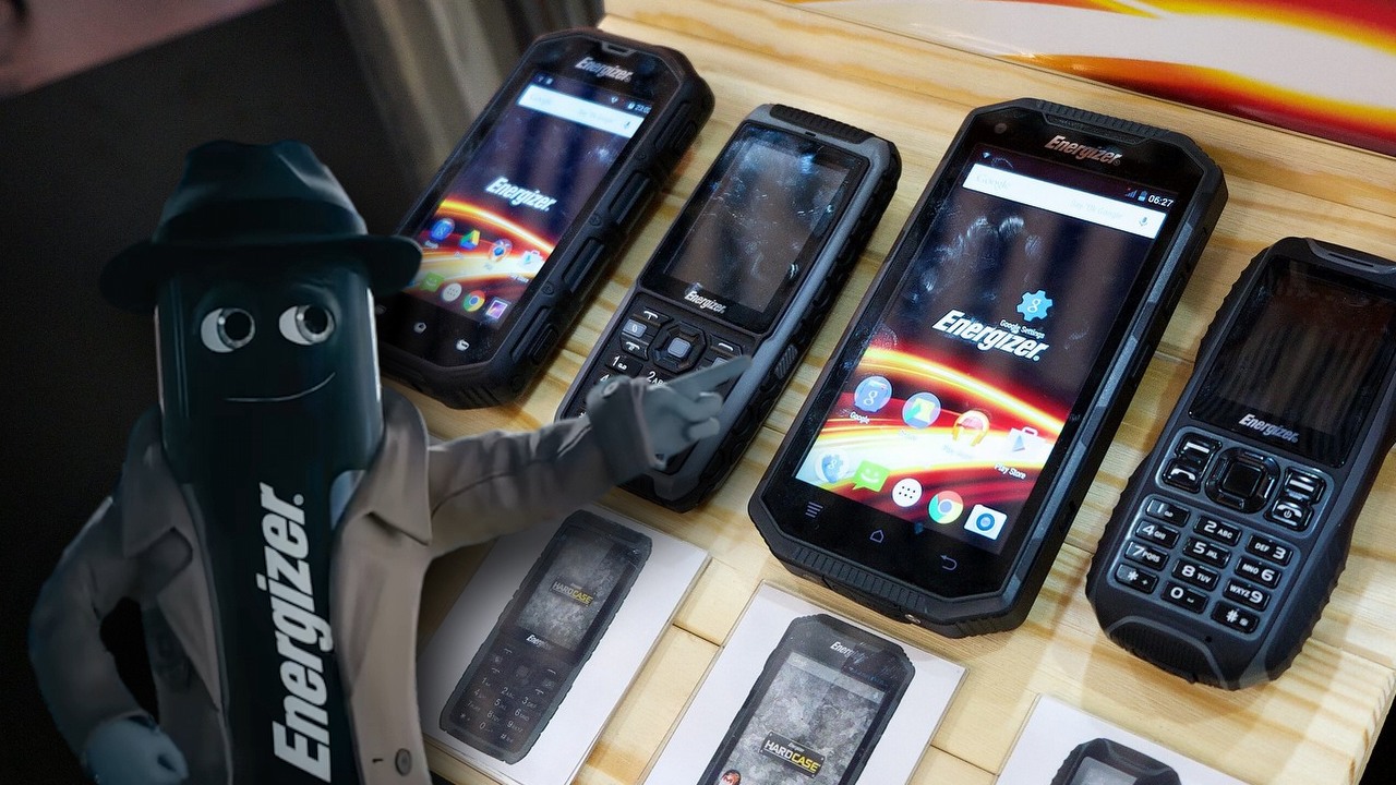 Smartfon o baterii rodem z powerbanka. Może pracować do 94 dni na jednym ładowaniu, źródło grafiki: Flickr, Karlis Dambrans / YouTube, Energizer UK, 2022.