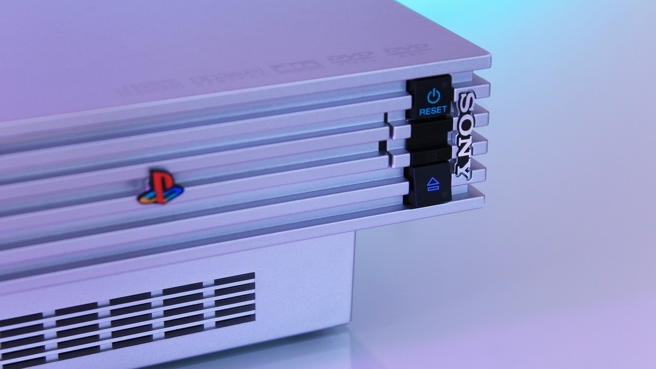 Dziś swoje 24 urodziny obchodzi legendarne PS2, źródło grafiki: Unsplash | Nikita Kostrykin.