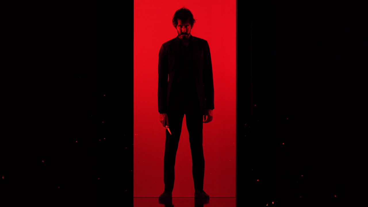 Monkey Man to według recenzji na Rotten Tomatoes godny następca Johna Wicka. Dev Patel mocno poświęcił się dla tego filmu akcji, źródło grafiki: Monkey Man, Dev Patel, Universal Pictures, 2024.