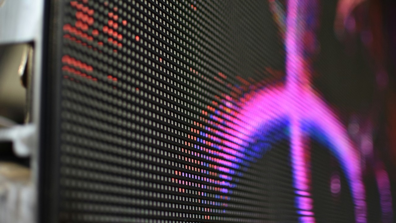 Największy problem wyświetlaczy OLED ma szansę przejść do historii, źródło grafiki: Karmishth Tandel, Unsplash.