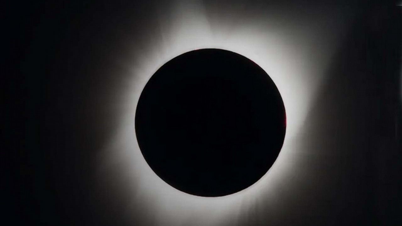 Amerykanie gromadzą zapasy żywności, wody i benzyny; przygotowują się na zbliżające się zaćmienie Słońca, źródło grafiki: NASA.