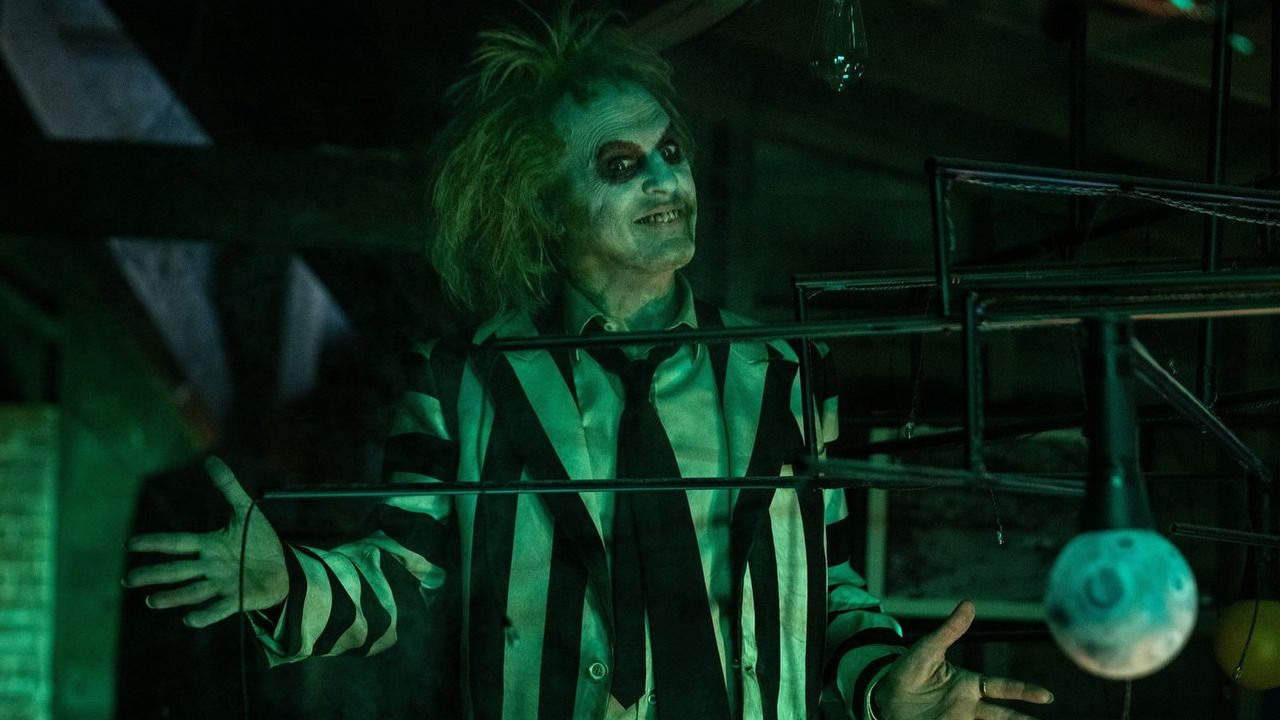 Sok z żuka 2 na pierwszym zwiastunie. Michael Keaton po 35 latach powraca jako upiorny Beetlejuice, źródło grafiki: Sok z żuka 2, Tim Burton, Warner Bros., 2024.