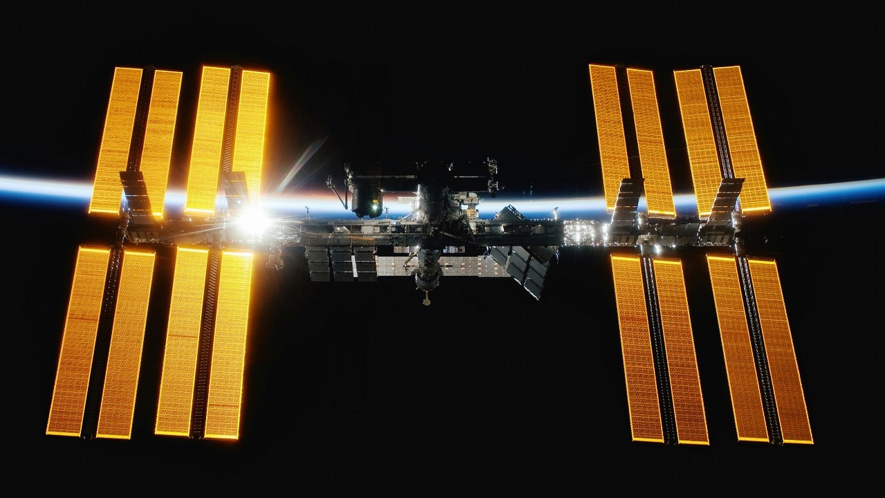 Płyta z Międzynarodowej Stacji Kosmicznej uderzyła w dom w USA, źródło grafiki: Unsplash | NASA..