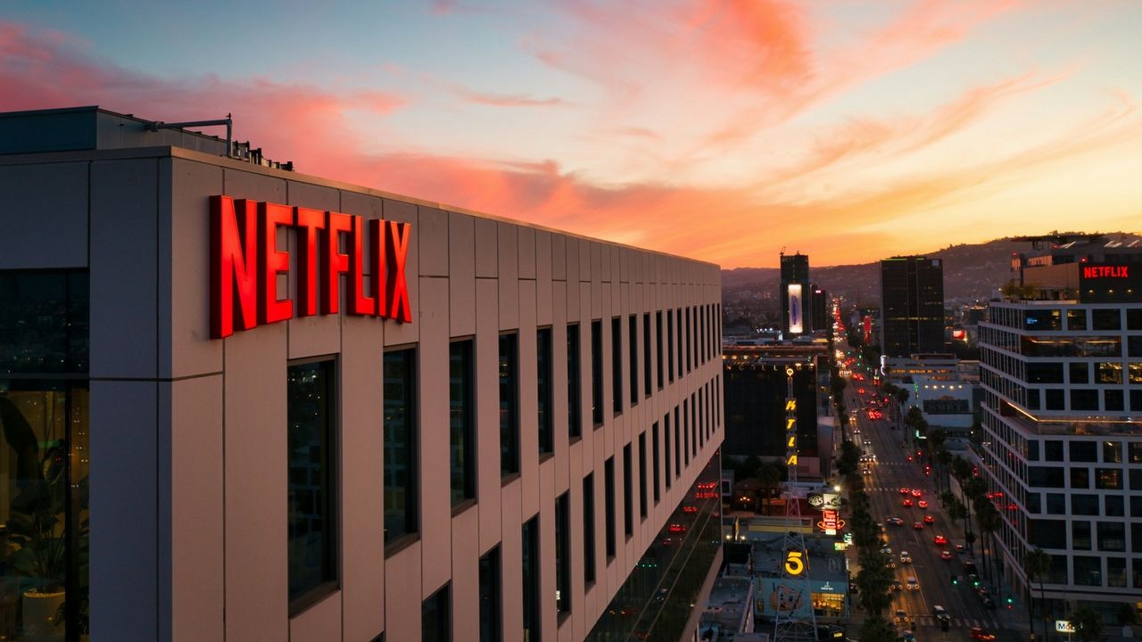 Netflix ma nowego szefa działu filmowego. Wcześniej bezlitośnie podsumował giganta streamingu: filmy nie są dobre, a kasa się nie zgadza, źródło grafiki: Venti Views, Unsplash.com, 2021.