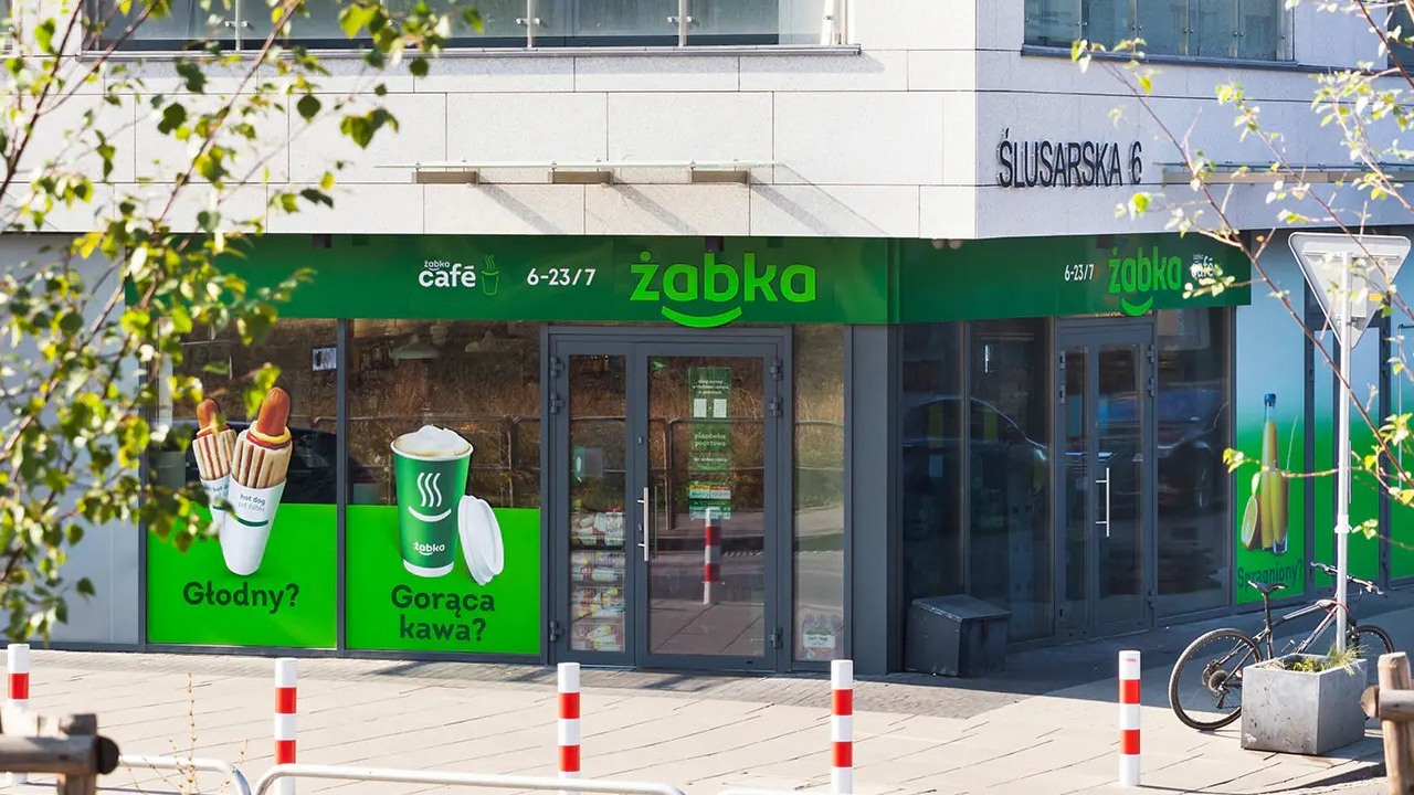Coca-Cola w abonamencie? Żabka ma kolejny pomysł na nietypową usługę, źródło grafiki: Żabka.