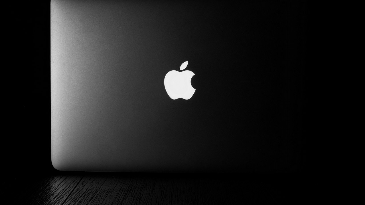 Apple nie udało się oddalić pozwu w Wielkiej Brytanii. W grze miliard dolarów, źródło grafiki: Unsplash | Aditya Joshi..