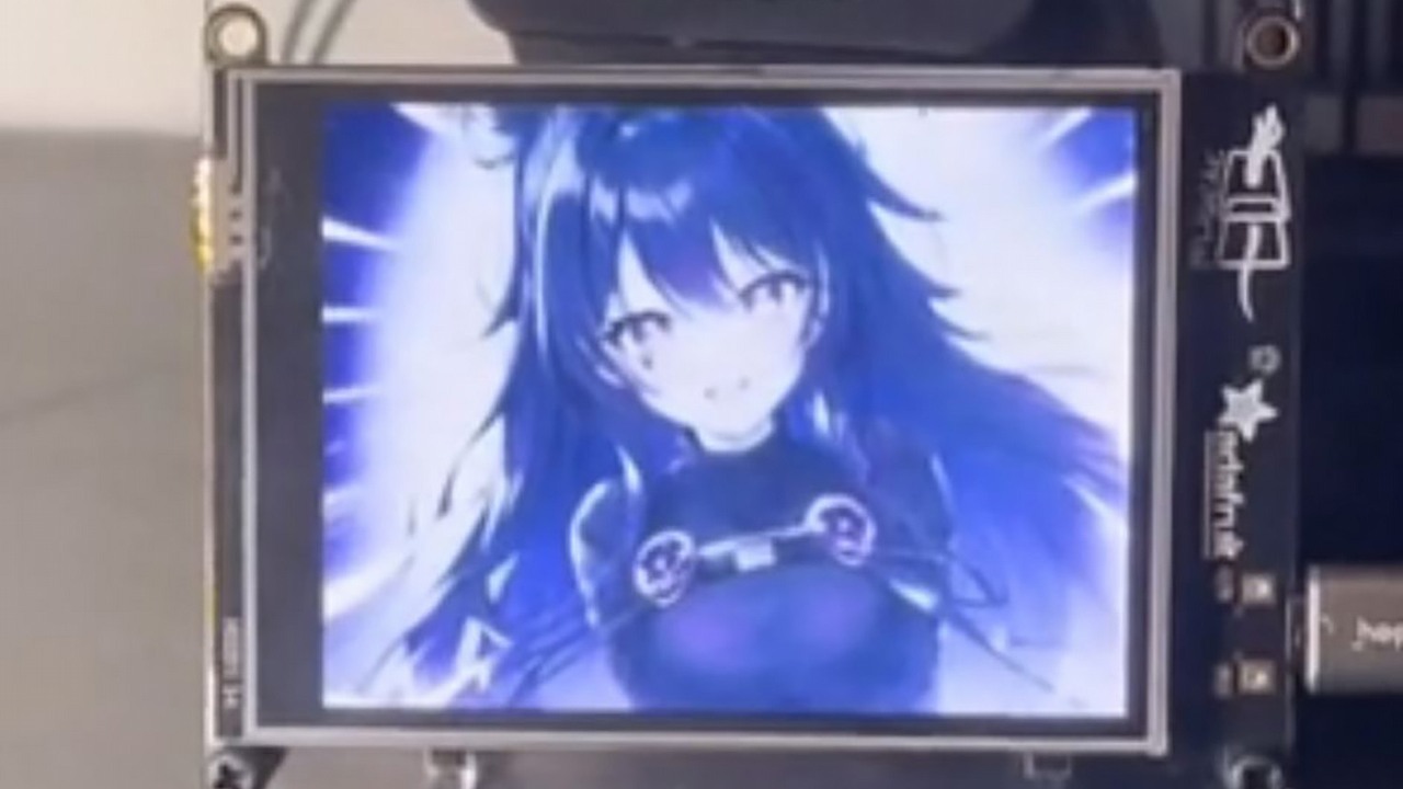 Programista wydał równowartość 4000 złotych, aby zbudować wirtualną dziewczynę z ChatGPT. Musiał ją odłączyć na zawsze, źródło grafiki: hackdady8000 | Tiktok.