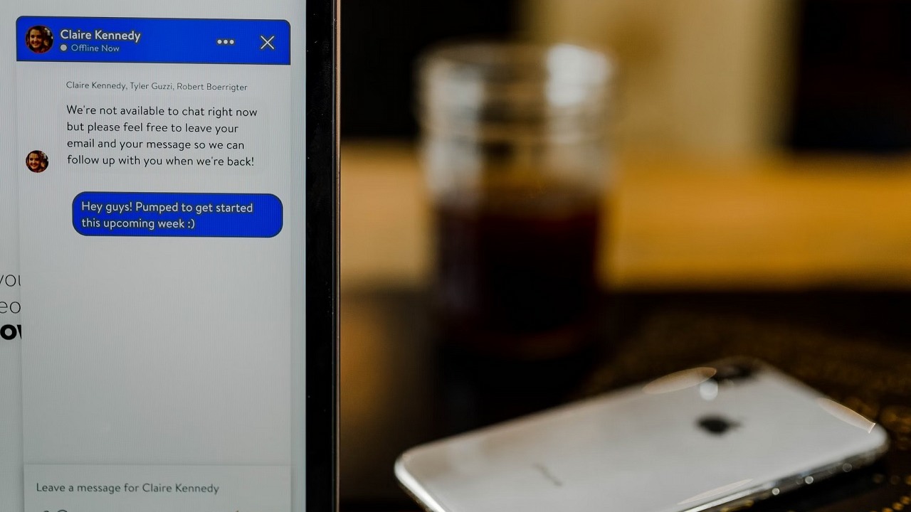 Szyfrowane czaty Messenger - co to jest i jak działa?, źródło grafiki: Austin Distel | Unsplash.