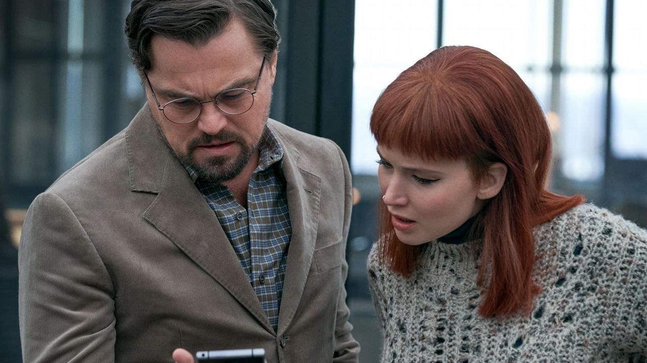 Martin Scorsese wznawia swój wymarzony projekt - z Leonardem DiCaprio i Jennifer Lawrence w rolach głównych, źródło grafiki: Nie patrz w górę, Adam McKay, Netflix, 2021.