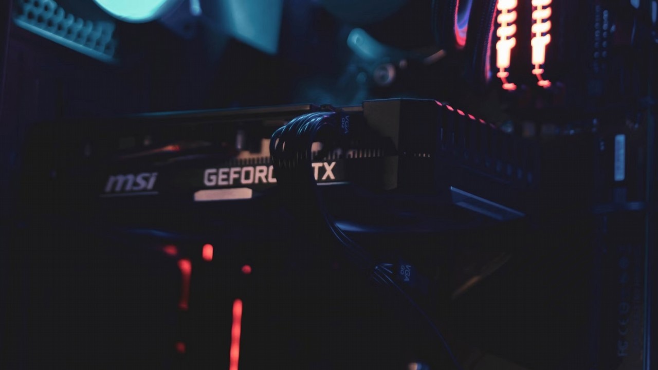 Zaginiony GeForce GTX niespodziewanie odnalazł się i może pochwalić się mocą na poziomie 95% RTX-a 2070, źródło grafiki: Šimom Caban; Unsplash.com; 2021.