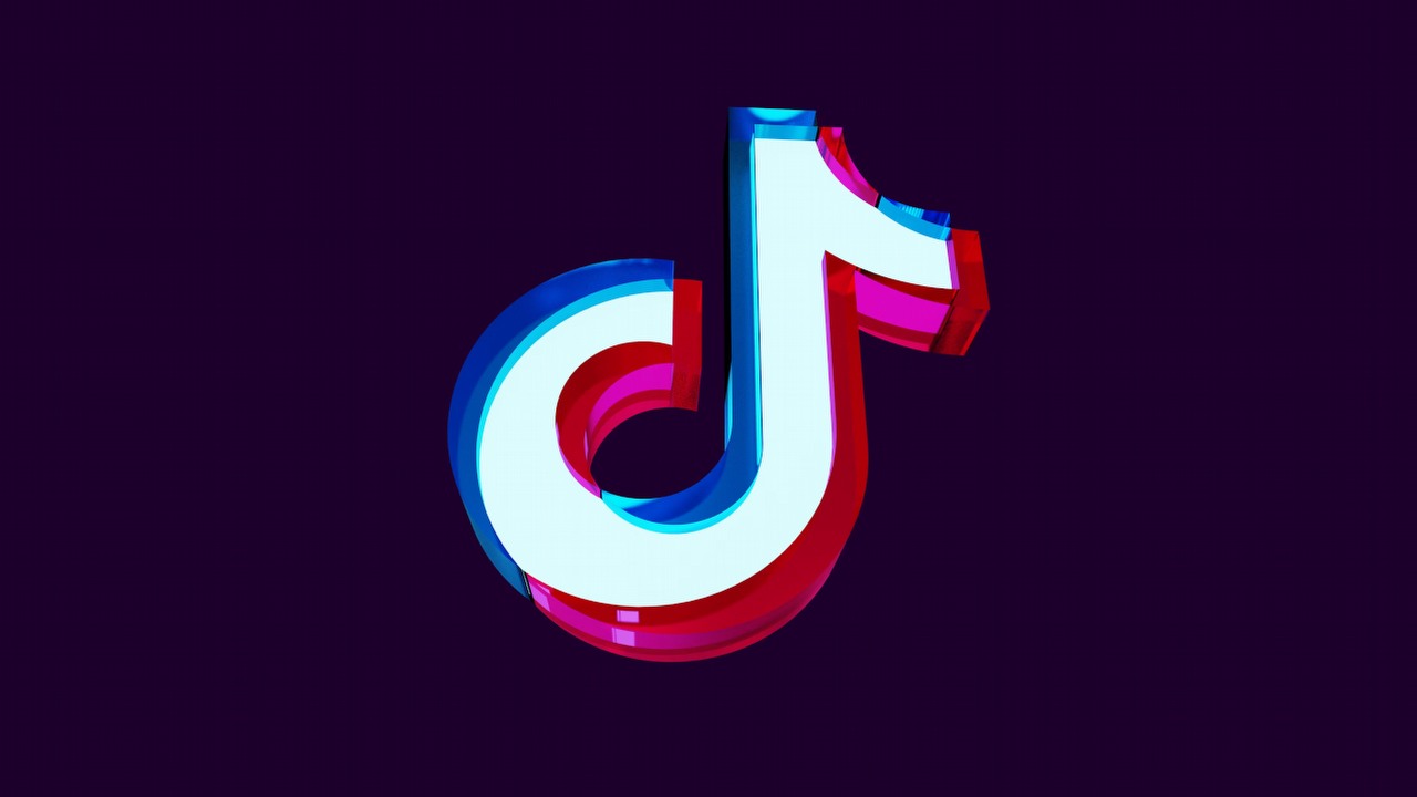 Jak zablokować kogoś na TT? Blokowanie na TikToku, źródło grafiki: Eyestetix Studio | Unsplash.