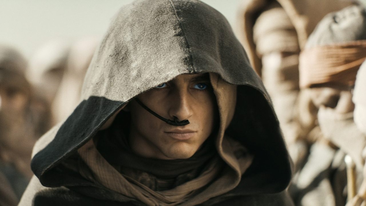 Diuna jest jak Ojciec chrzestny? Denis Villeneuve uważa, że Paul Atryda to „Michael Corleone sci-fi” i zapowiada trzecią część swego epickiego widowiska, źródło grafiki: Diuna 2, Denis Villeneuve, Warner Bros., 2024.