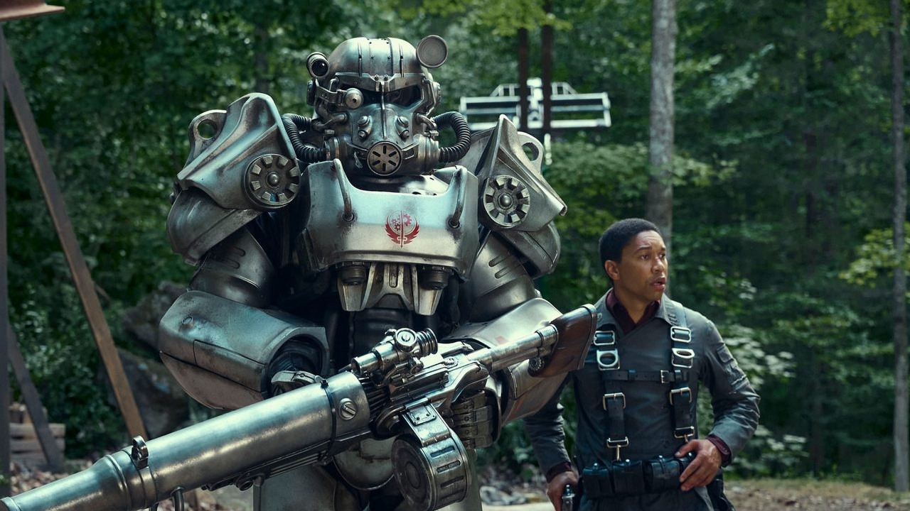 Zbroja z Fallouta ma powiązanie z Iron Manem, a jej stworzenie zajęło półtora roku. „Chcieli, żeby była prawdziwa, a nie CG”, źródło grafiki: Fallout, Jonathan Nolan, Amazon, 2024.