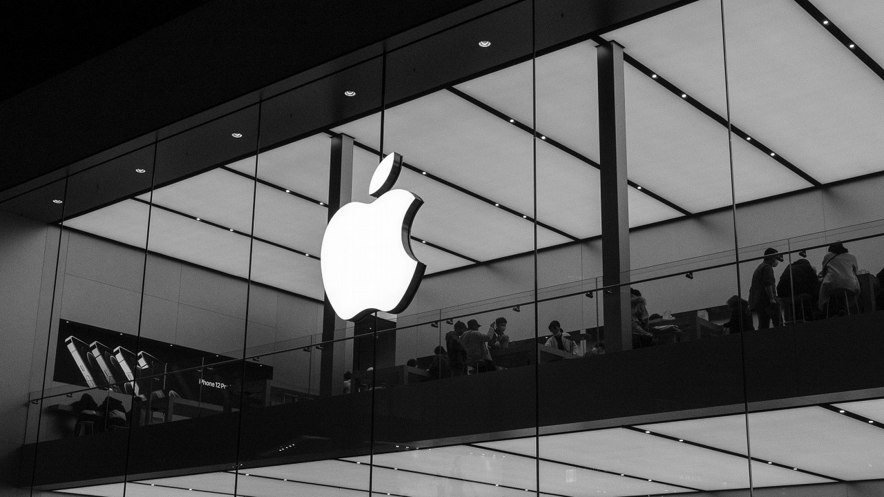 Apple mówi nie aktualizacjom Spotify w Unii Europejskiej. Gigant muzyczny: „łamiecie prawo”, źródło grafiki: Usnplash | Bangyu Wang..