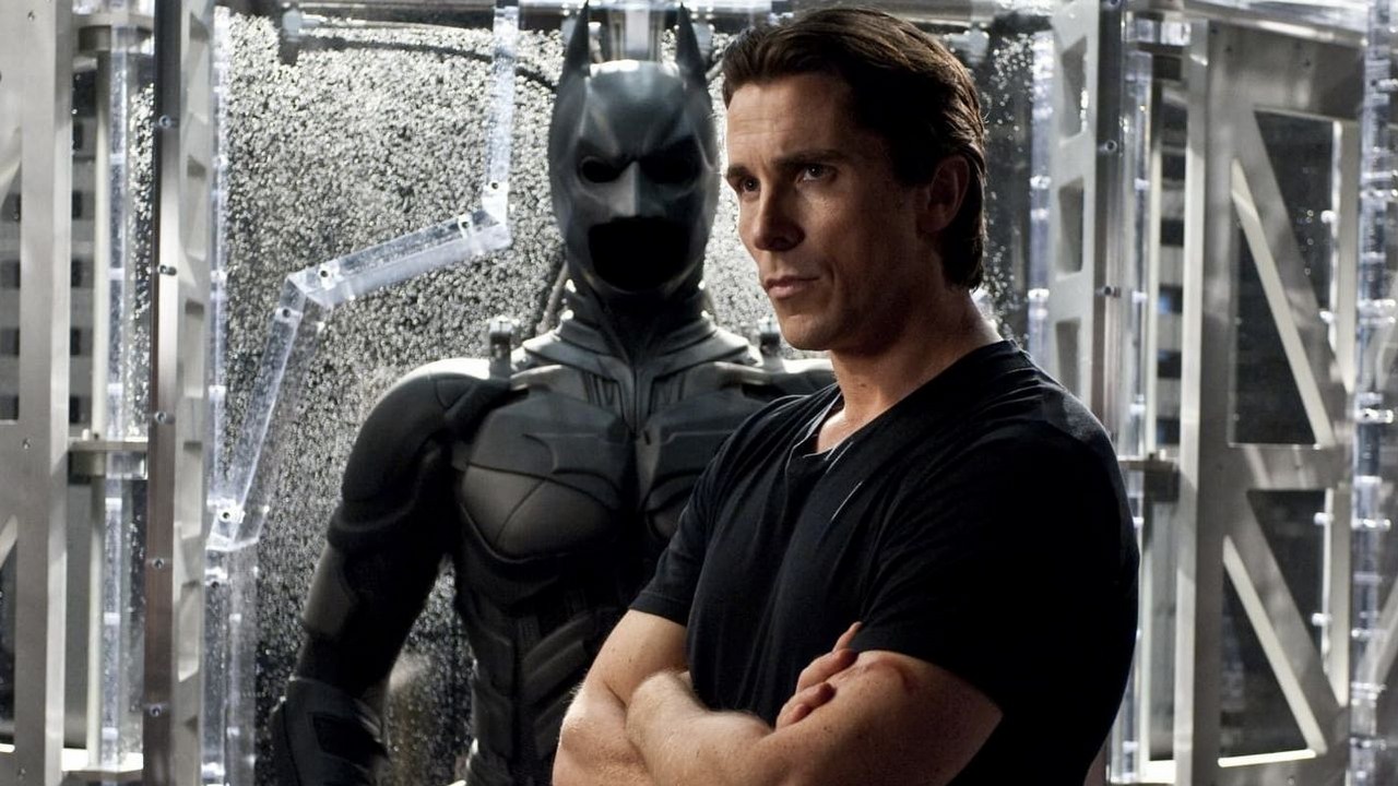 Jonathan Nolan rozbudza nadzieję na powrót Mrocznego Rycerza. Reżyser jest gotów pracować nad kolejnym filmem o Batmanie. „Czyż nie byłby to sen?”, źródło grafiki: Mroczny Rycerz powstaje, Christopher Nolan, Warner Bros., 2012.