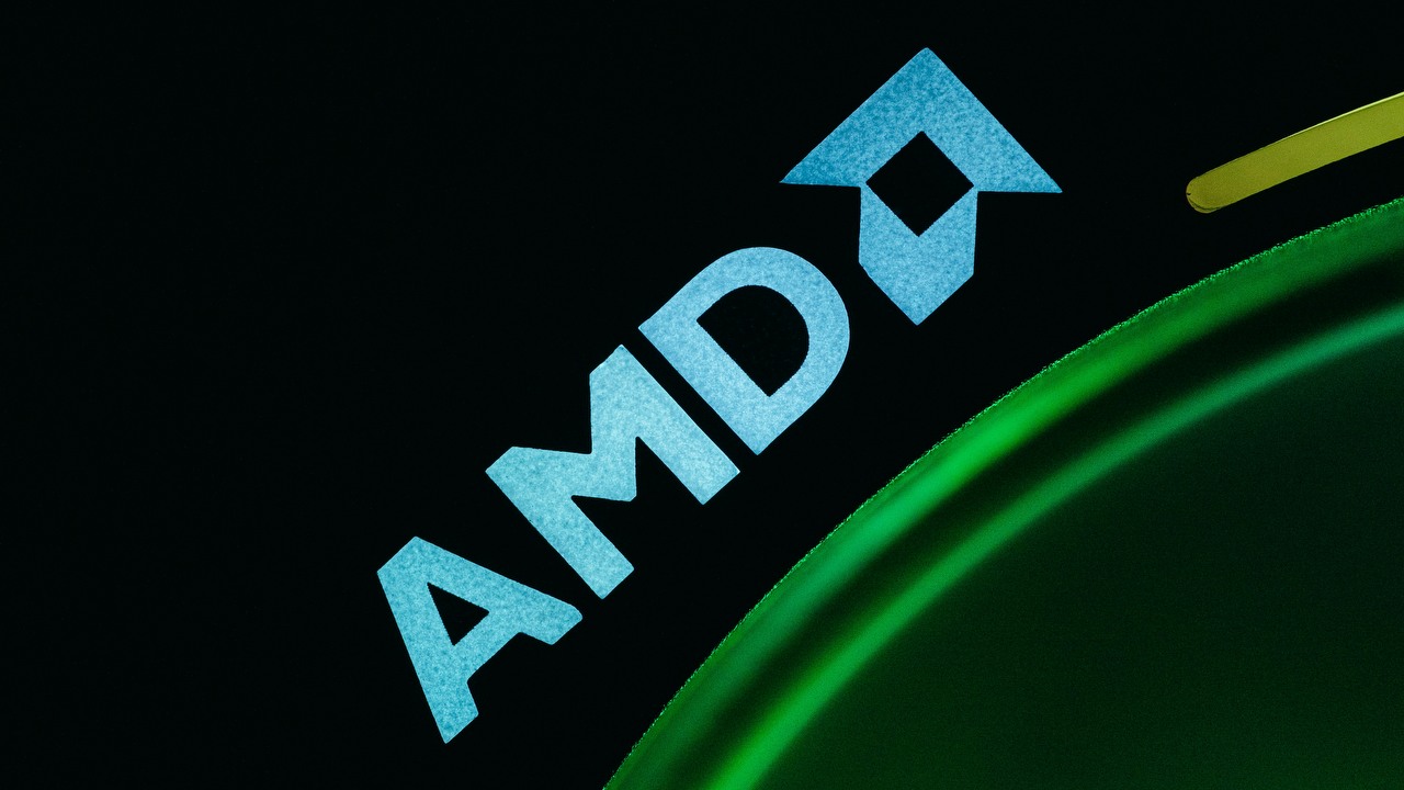 AMD ma już 55 lat i radzi sobie bardzo dobrze. W przyszłości może rozwijać więcej technologii powiązanych ze sztuczną inteligencją, źródło grafiki: Timothy Dykes | Unsplash.