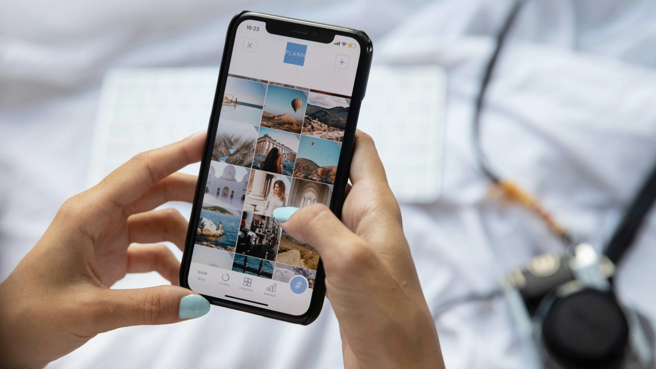 Niepokojący błąd w nowym iOS 17.5 ma przywracać usunięte zdjęcia - użytkownicy donoszą o problemach, źródło grafiki: Plann, Unsplash.
