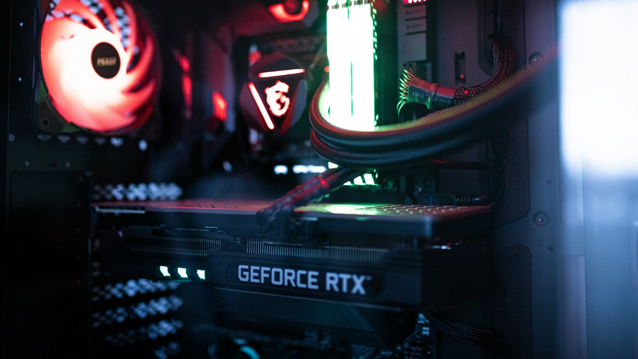 Gracz zwraca RTX 3080 do naprawy, producent wysyła mu 3 zepsute karty graficzne jako zamienniki, źródło grafiki: Unsplash | Caspar Camille Rubin.