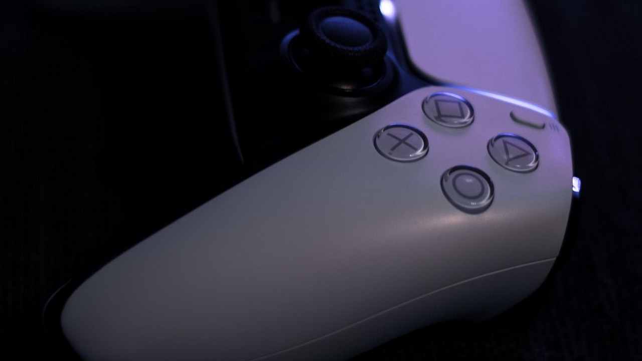 Wszystko o PS6 - specyfikacja, cena, data premiery. Na bieżąco aktualizowane informacje o PlayStation 6, źródło grafiki: Tamara Bitter | Unsplash.
