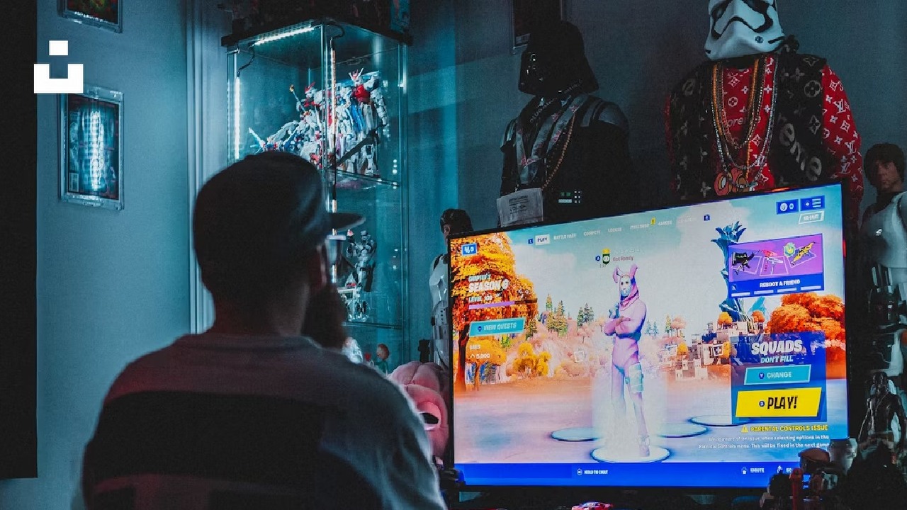 Gry wideo jako forma autokreacji. Coraz więcej graczy chciałoby bardziej przypominać swoje awatary, źródło grafiki: Erik Mclean / Unsplash..