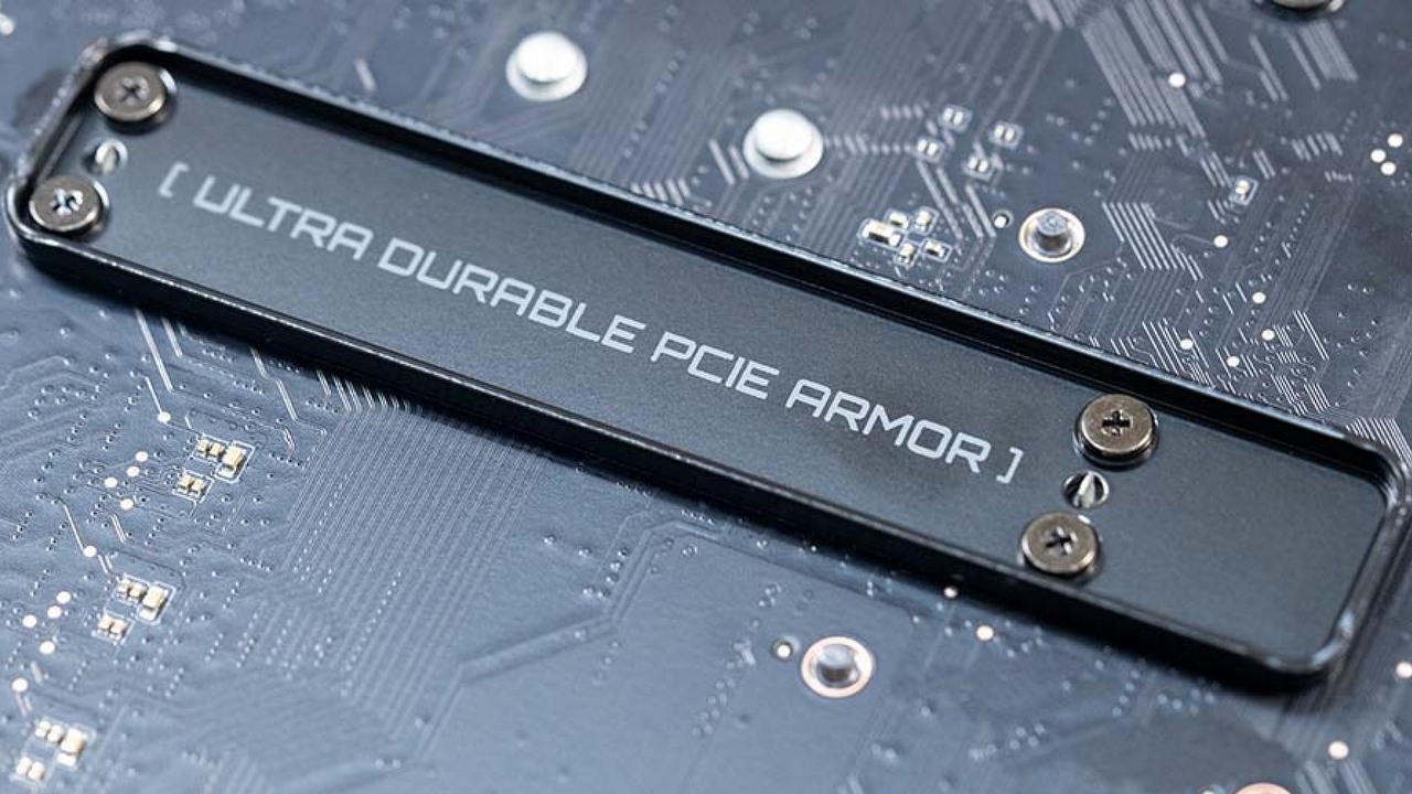 Wygląda na to, że karty graficzne będą ważyć jeszcze więcej. Nowa płyta główna utrzyma 58 kg, źródło grafiki: Gigabyte / Benchlife..