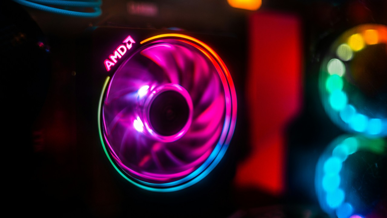 YouTuber kupuje używany komputer do gier za 450 euro na Facebooku, poprawia wydajność o prawie 40% za pomocą 2 prostych sztuczek, źródło grafiki: Brian Jones | Unsplash.