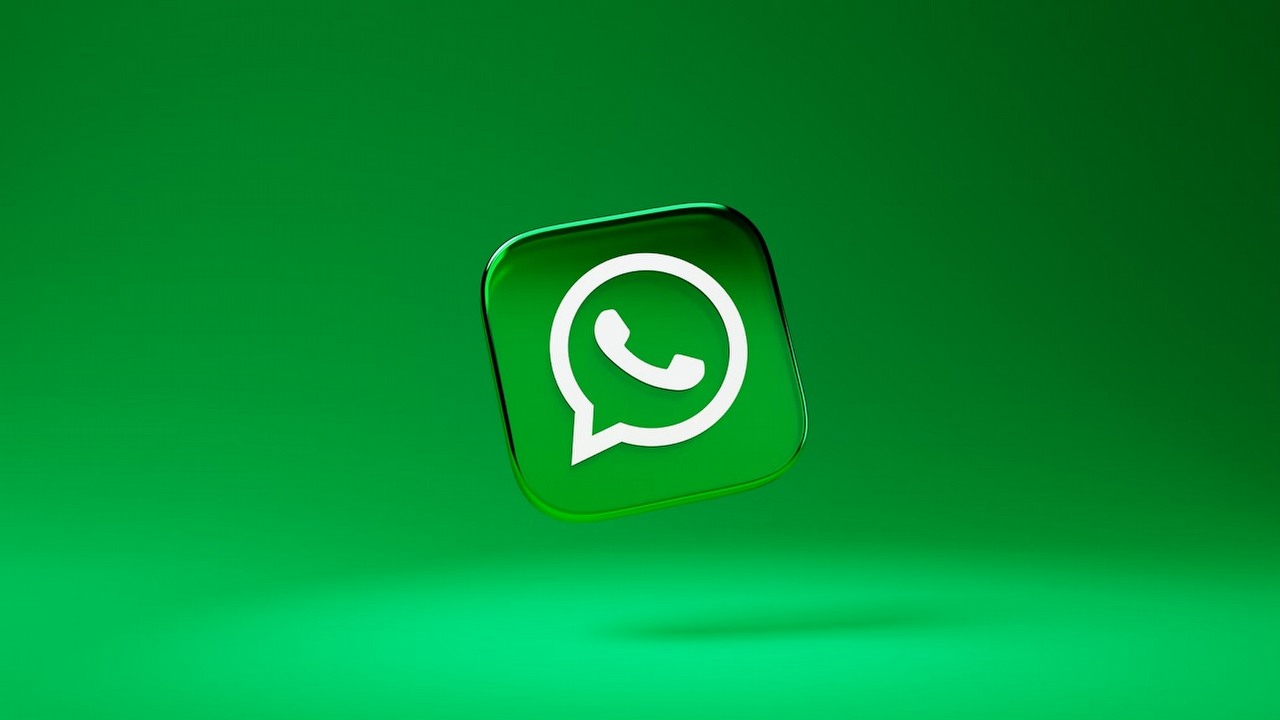 WhatsApp na dwóch telefonach. Opisujemy krok po kroku, jak to zrobić, źródło grafiki: Dima Solomin | Unsplash.