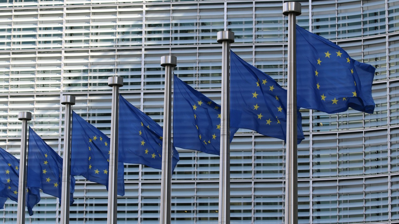 Nowe dane Eurostat - Polska nadal liderem w Europie pod względem niskiego bezrobocia, źródło grafiki: Guillaume Périgois, Unsplash.